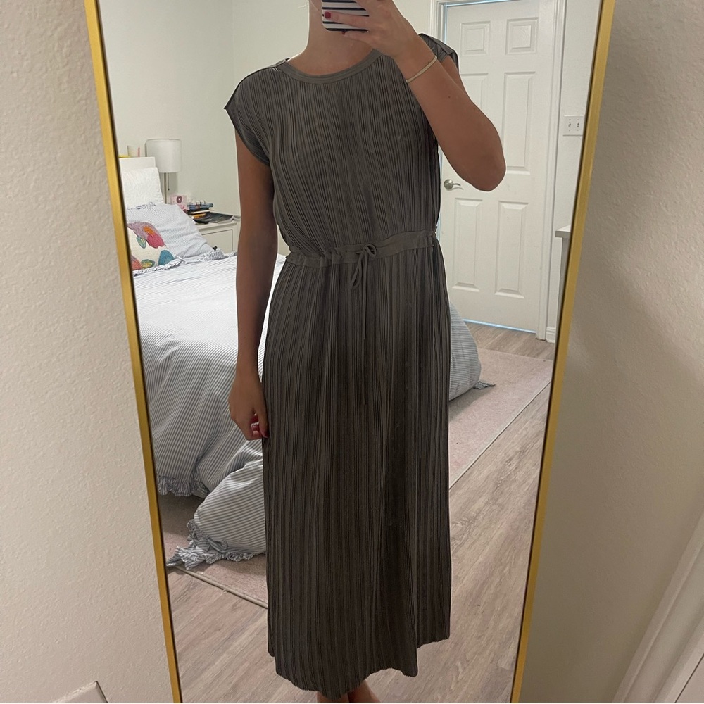 Club Monaco Pleated Sleeveless Maxi Dress